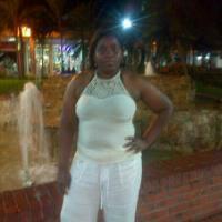 vivianpaola16's profile picture. 