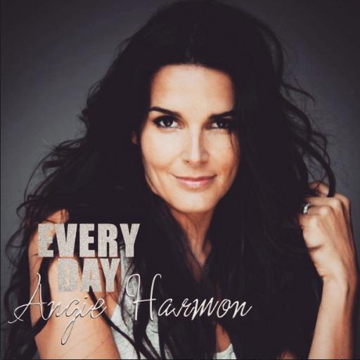 @EveryDayAngieHarmon from Instagram, now on twitter. Enjoy! Every Day one new photo of Angie Harmon! For all fans!  Created by @carolinaxis.