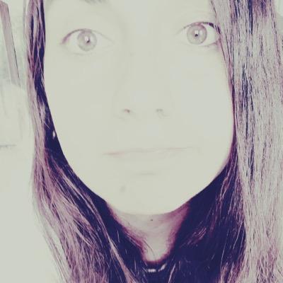 CamisEugenia's profile picture. Practico yoga, me fascinan los deportes al aire libre, soy Pro-Vida y amo la vida