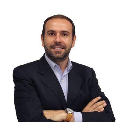 MDC, Prisa, Omnicom, Axel Springer/zanox, Antevenio. ExPresidente de IAB Spain. Digital Mindset. Inversor Startups. Docente en ISDI. Fundador de DigitalExecs.