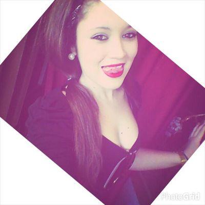 Si te caes te levantas, no te dejes vencer; si te tiran los revientas, es la regla joder.