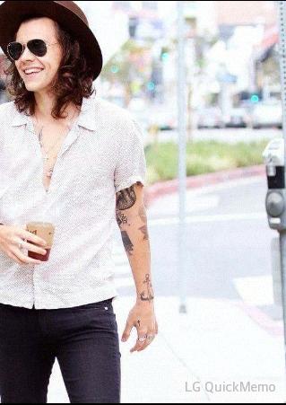 viviane57524413's profile picture. 