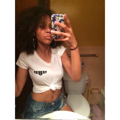 arey_alexi's profile picture. official promo girl for midnight mosiac