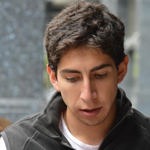 davobastidas's profile picture. Ecuatoriano de nacimiento pero uso "boludo", "wey" y "dude" más de lo que me gustaría.