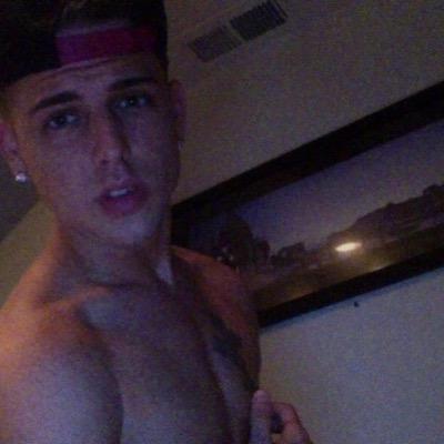 Brad_LDN's profile picture. 17. I live for Music, Money & Family.