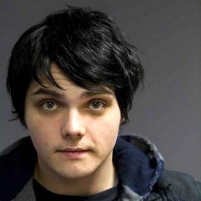 Hey, I'm Gerard! Or at least thats what I prefer to be called. Kicked out of my parents house, and now I'm living alone.