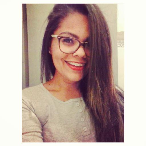 Acadêmica de Educação Física ,virginiana, 21 anos  , GRÊMIO 3 , São Gabriel (RS)