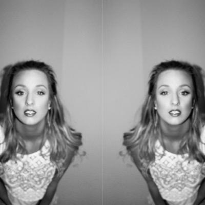Cambrie||TN based beauty blogger || lover of all things beauty and fashion ||& by His wounds we are healed ☀|| check out : ️ http://t.co/RLbDvHlpP7