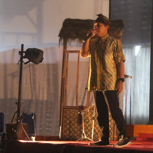 TOPEK_RA's profile picture. satu hal yg saya takuti yaitu sifat apatis!! tidak usah pakai topeng jadi diri sendiri !! opo onone luweh sangar!!