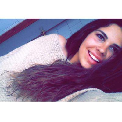 soy alcoyana y tengo 17 años. Soy scout y no vendo galletitas, me las como!