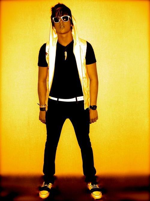 ItsJoshGolden's profile picture. The First Josh Golden Faker! XD Talk to me Goobers!!