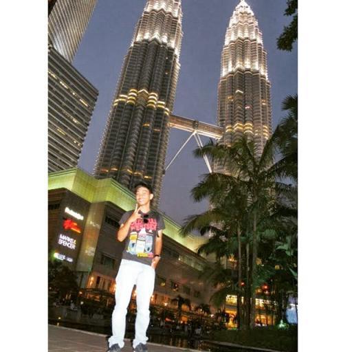 zeddzarn's profile picture. hatimu terlalu keras KP, sudah 2tahun berlalu, selamat menyambut ramadhan mubarak,semoga ibadahmu diterima olehNya.