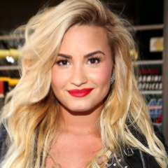 lovatobycharts's profile picture. Aprecie o nosso chá. ☕️