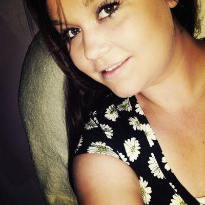 WeaverRena's profile picture. If it rains, look for rainbows
when it's dark, look for stars