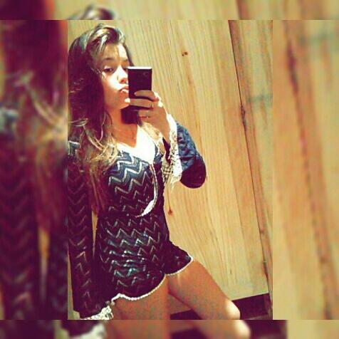 Ta vendo essa loira gata e deliciosa ? Então,tira o olho @A_Merelles aqui.