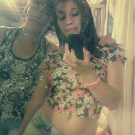 ¿Quien Soy?
Aquella Chica que Siempre Te Sacara Una Sonrisa , que intenta todo por verte Feliz & Te QUiere .. Si Esa Soy Yo ..