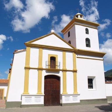 Santa Misa: lunes a sábado 5:30 pm. Domingos: 8:00 am, 12:00 m y 5:30 pm. Los primeros viernes de mes dedicados al Sagrado Corazón, Santa Misa 7:00 am.