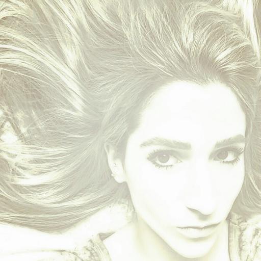 liviaareas's profile picture. 