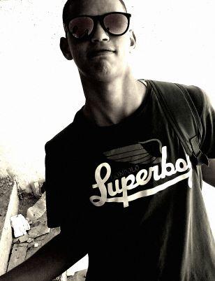 ozdzamir's profile picture. 