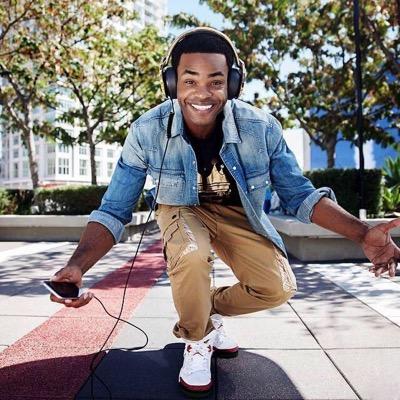 Vine Star! King Bach Back up! Turn on my notifications ❤️