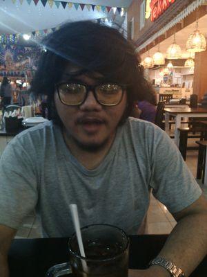 crisuit's profile picture. movieater - pisces - akun asli