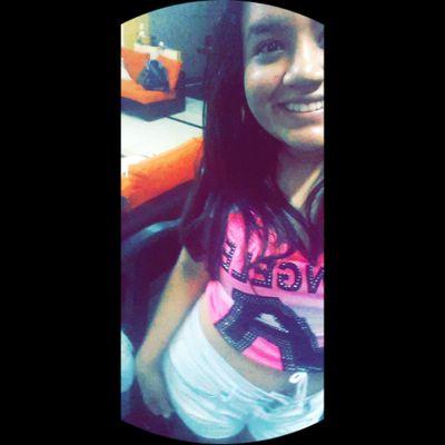 ElizabethPinos's profile picture. Aquel libro me enseño que podia hacerme vivir más y más intensamente!