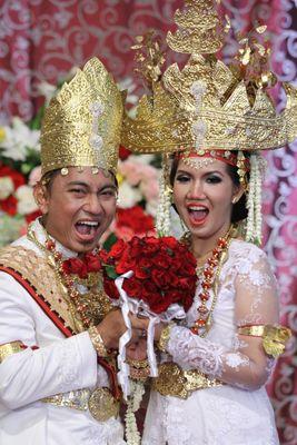 Indra Gunawan Saputra's wife, A dentist, Faculty of Dentistry-Padjadjaran University class of 2007, lovable, pink lover