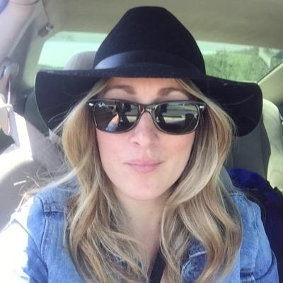 Living in Guelph 🇨🇦 👨👩👦👦👶, Foodie 🌮, Music lover 🎵, Plant lover 🪴, Biker 🚴♀️
