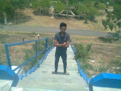 yadiput02533367's profile picture. 