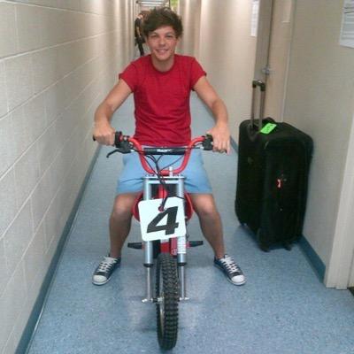 louuiswt's profile picture. follow @pxynr