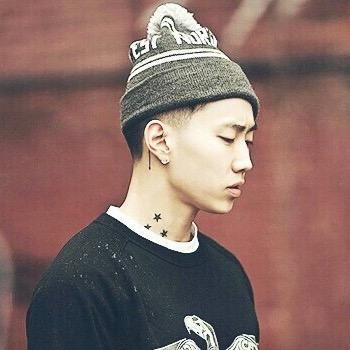 Jay .  Hyorin 010314 Idk y ur on my profile. V&G
