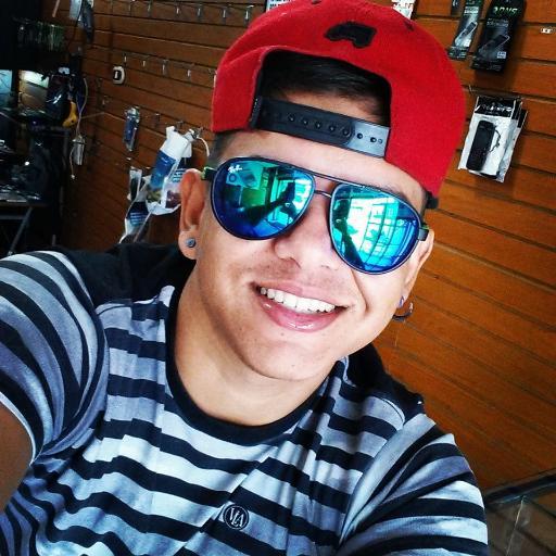 Working en Tecnología del Futuro & Profesional de la información,Ya desde pequeño fui un chico con suerte: nací justo el día de mi cumpleaños. Creativo.