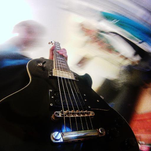 SatanicHorse's profile picture. Bilingual Twittering in German and English.