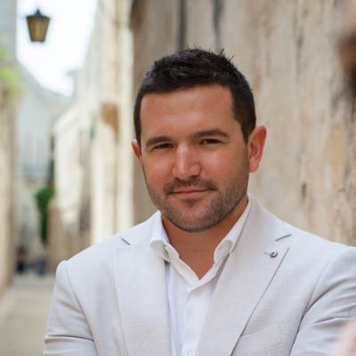 JonBennettUK's profile picture. 