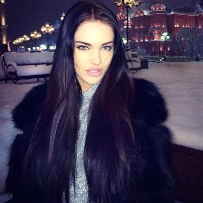 meganrpgatm_'s profile picture. elles ont toutes peur de l'orage mais rêvent d'un coup de foudre.