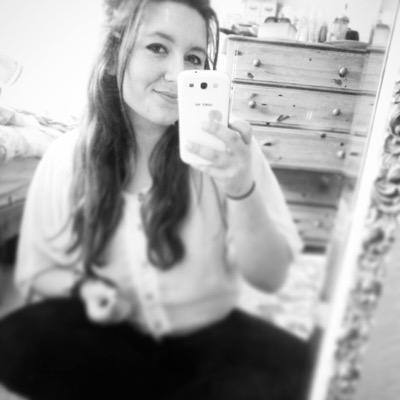 _smiles_smiles_'s profile picture. ★15, a smile is a curve that sets everything straight★