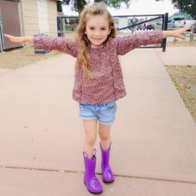 DaddysPoppy's profile picture. I'm Poppy! I'm four and I live at Hogwarts with my daddy! | Daughter to @J0nathanPierce | Older: @PrincessPoppy_