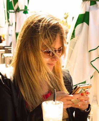 IngedeHaas's profile picture. werkt @ ABN AMRO, wannabe keukenprinses, boekenwurm, liefde voor taal en tekst, vindt sport de belangrijkste bijzaak en deelt graag.