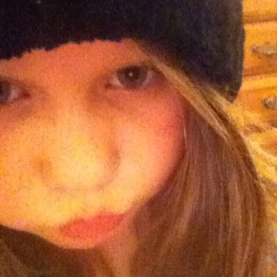 savannahcute32's profile picture. hey im 11 years old i love dancing and singing   !