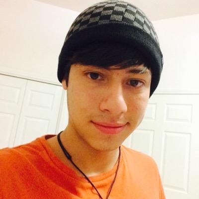 Un loco soñador en busca de sentido. Director, productor y actor de videos, cortos y teatro.
