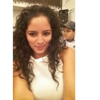 CosmopulosRocio's profile picture. De Izquierda de corazón, chambeadora hasta los huesos, emprendedora, echada para delante y con gran amor a mi patria,a mi gente,a mi pueblo.