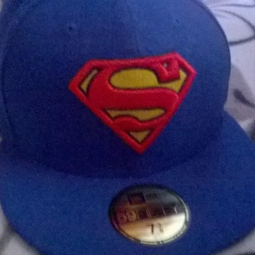 Se vende esta gorra urgentemente, interesados md!!