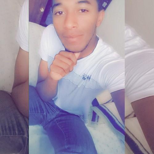 Sou quem sou.. Humilde.. Segue sigo de volta... Parou de seguir fasso o mesmo. I Love ❤ minas gerais..