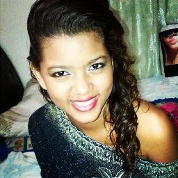 v17_diana's profile picture. El silencio también tiene palabras ; pero son palabras guardadas ; elegidas ; que esperan pacientes el momento de ser reveladas