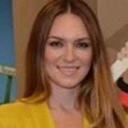 JulieMeneses1's profile picture. Literacy Lover, Mommy of 2, Happy Wife, and BEES Principal @NISDEllison #PuroCorazón #OneHiveOnePurpose #TogetherWeSWARM🍯♥️🐝