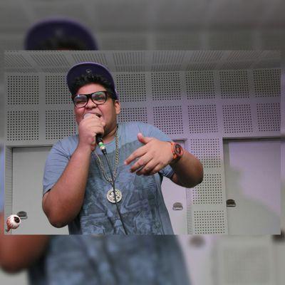 ayo.. ma homes aakash singh aka (sky brown) here im from india/mumbai, im a commercial and underground hip hop artist 
skybrown560@gmail.com/IG.skybrown0