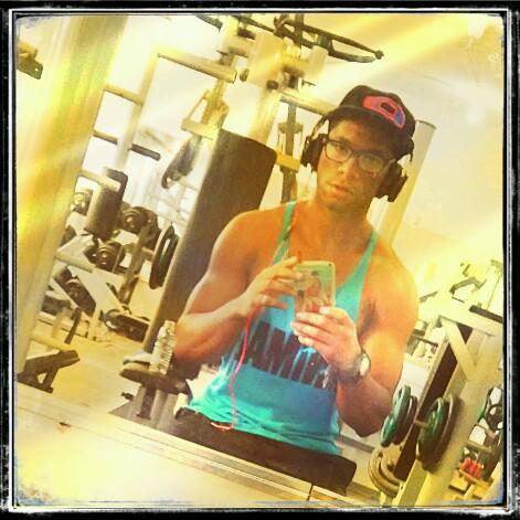 curtindouma's profile picture. 