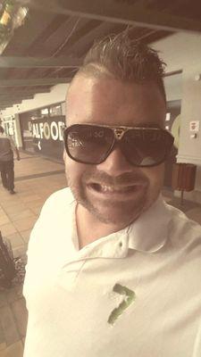 Sales Director-ProudFather-Passionate about
Coaching soccer,Braaing&FamilyTime.
#7Starsenergy #thecoffeemob #Stormers#Gunners
#Barcelona,CT, South Africa.