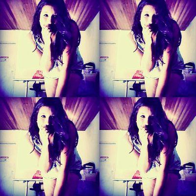 KalineeNicole's profile picture. --Nem Romeu e Julieta  , Jamais sentiram o que nós sentimos Bonnie e Clyde  , nunca tiveram o destaque  .--