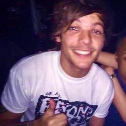 hello please follow @larryaflmfao . she gave u this free follow (:
